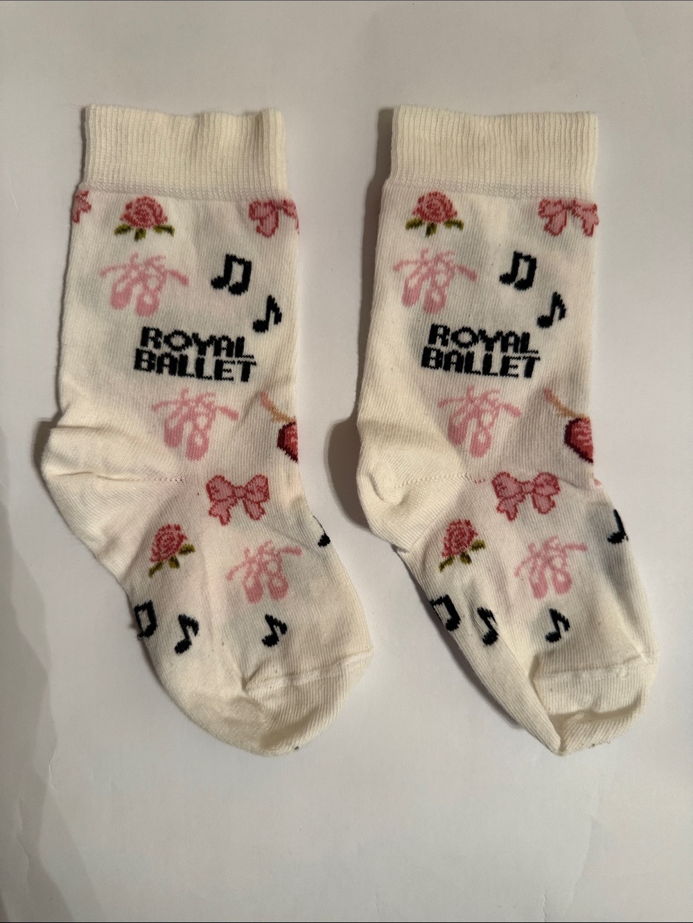 Royal Ballet London Gift Shop Children’s Socks Ballet Motifs Pink White